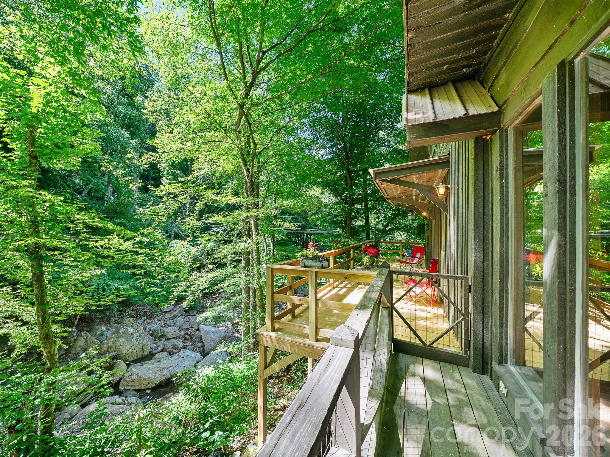 552 North Fork Road Burnsville, NC 28714 - Photo 8 of 48
