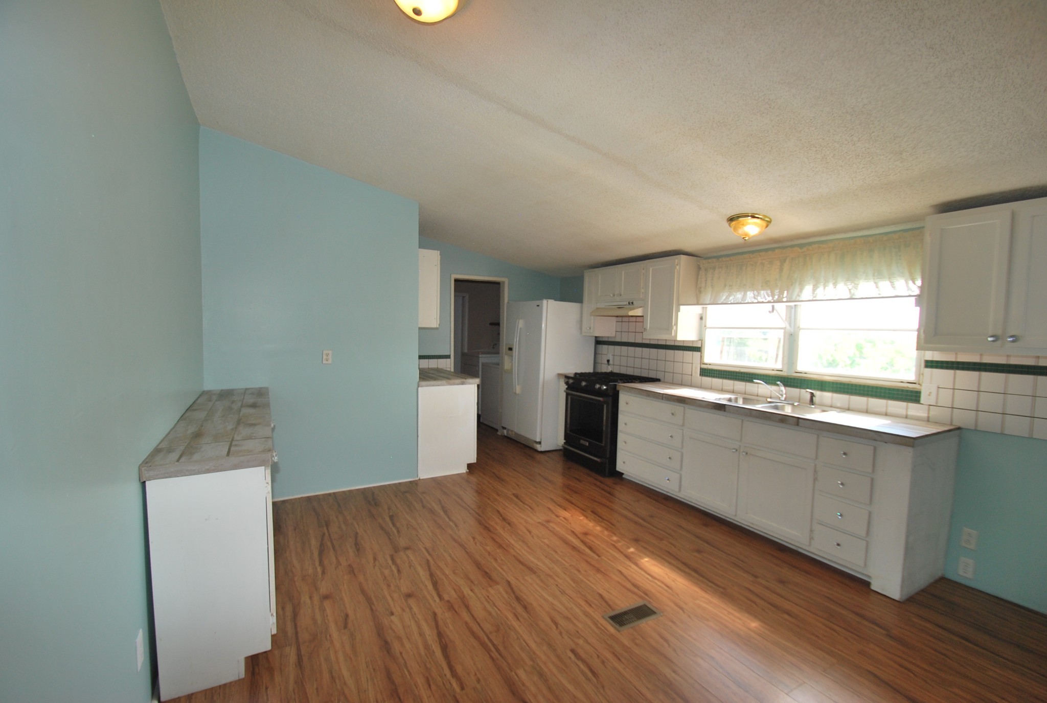 431 Buttermilk Hollow Road Bethpage, TN 37022 - Photo 11 of 32 Gallery Image 11