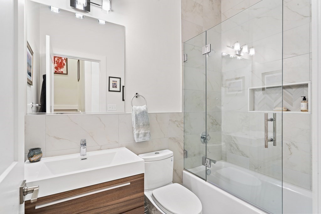 303 Sumner Street, Unit 3R Boston, MA 02128 - Photo 22 of 25