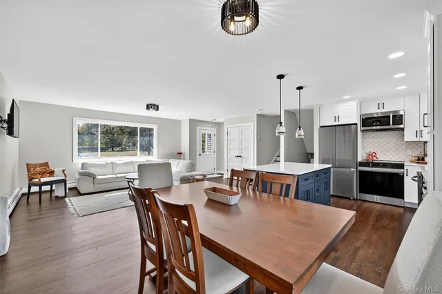 $619,900 | 10 Elizabeth Drive, Wallkill, NY 12589