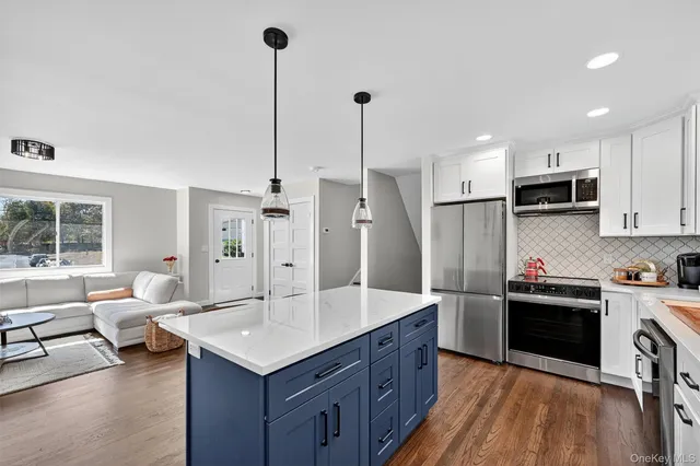 $619,900 | 10 Elizabeth Drive, Wallkill, NY 12589