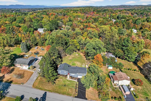 $619,900 | 10 Elizabeth Drive, Wallkill, NY 12589