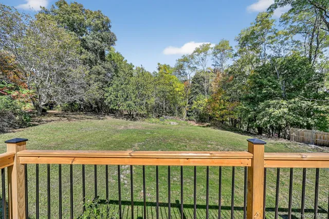 $619,900 | 10 Elizabeth Drive, Wallkill, NY 12589