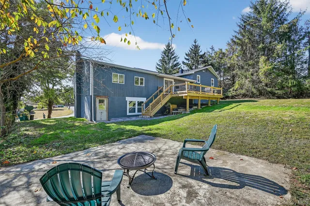 $619,900 | 10 Elizabeth Drive, Wallkill, NY 12589