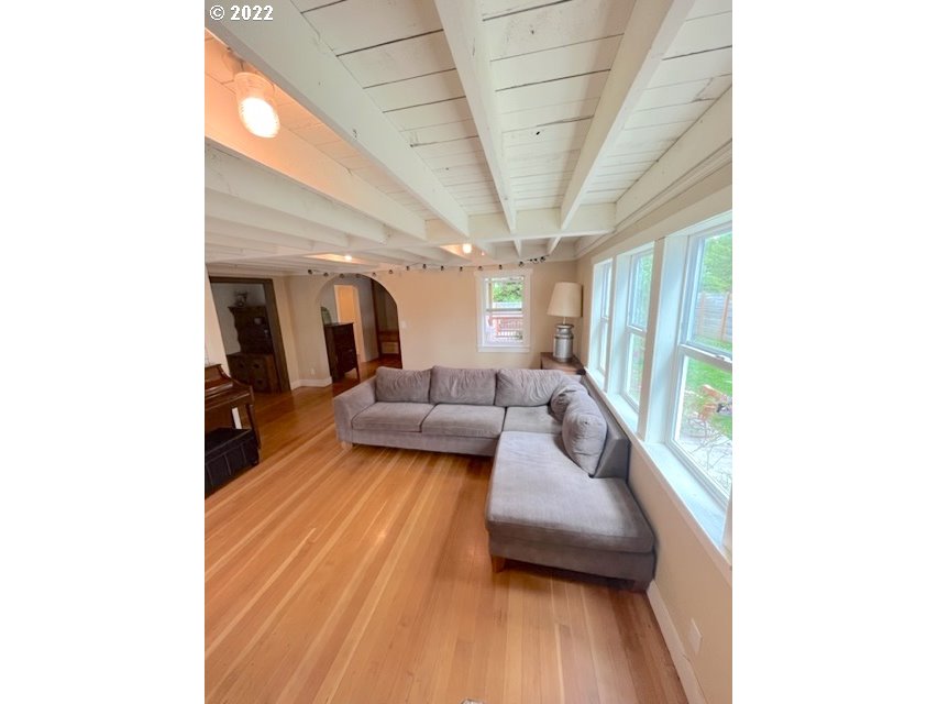 39071 Jasper Lowell Road Fall Creek, OR 97438 - Photo 4 of 30 Gallery Image 4