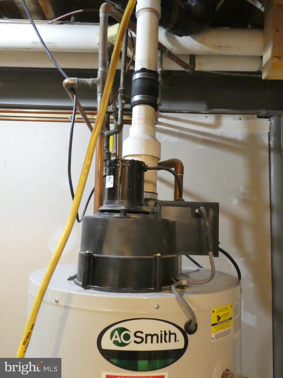 8710 Shadowlake Way Springfield, VA 22153 - Photo 68 of 80 Gas AOSmith water heater