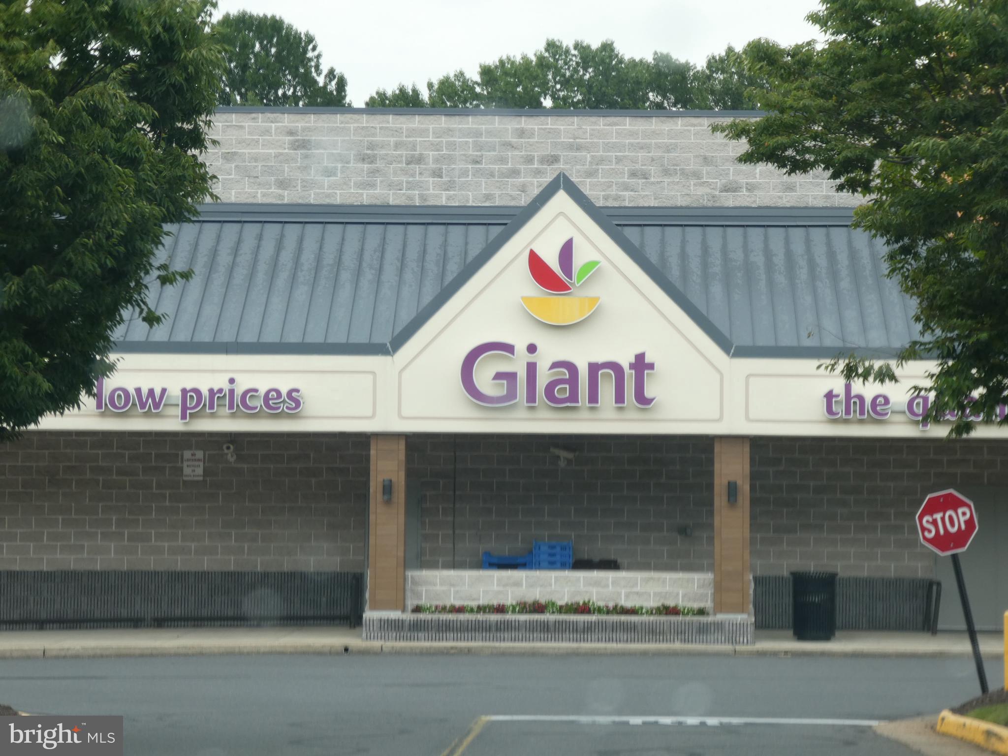 8710 Shadowlake Way Springfield, VA 22153 - Photo 77 of 80 Shopping at Huntsman Plaza, within <3 miles