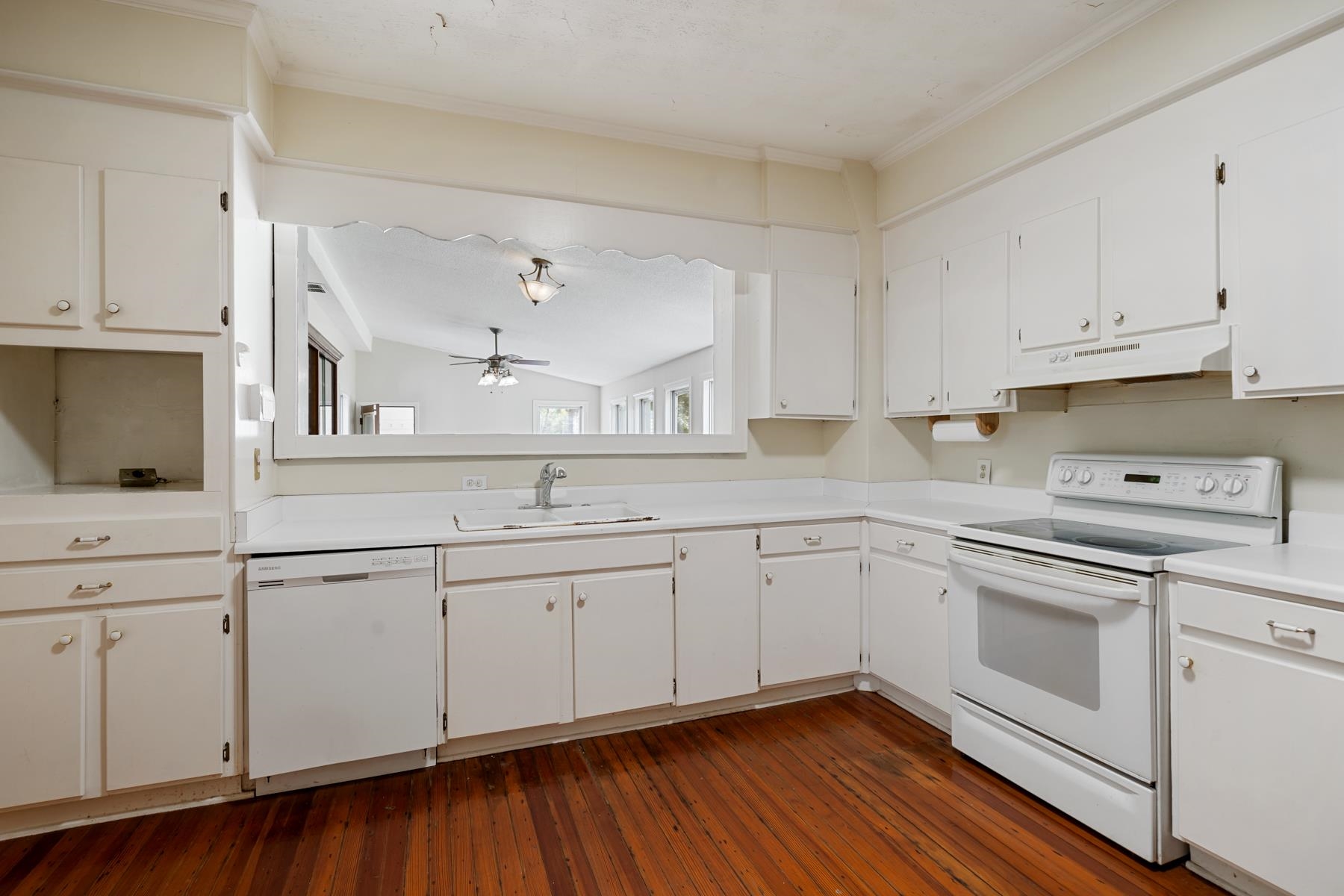 189 East Victoria Road Spartanburg, SC 29301 - Photo 12 of 36 Kitchen
