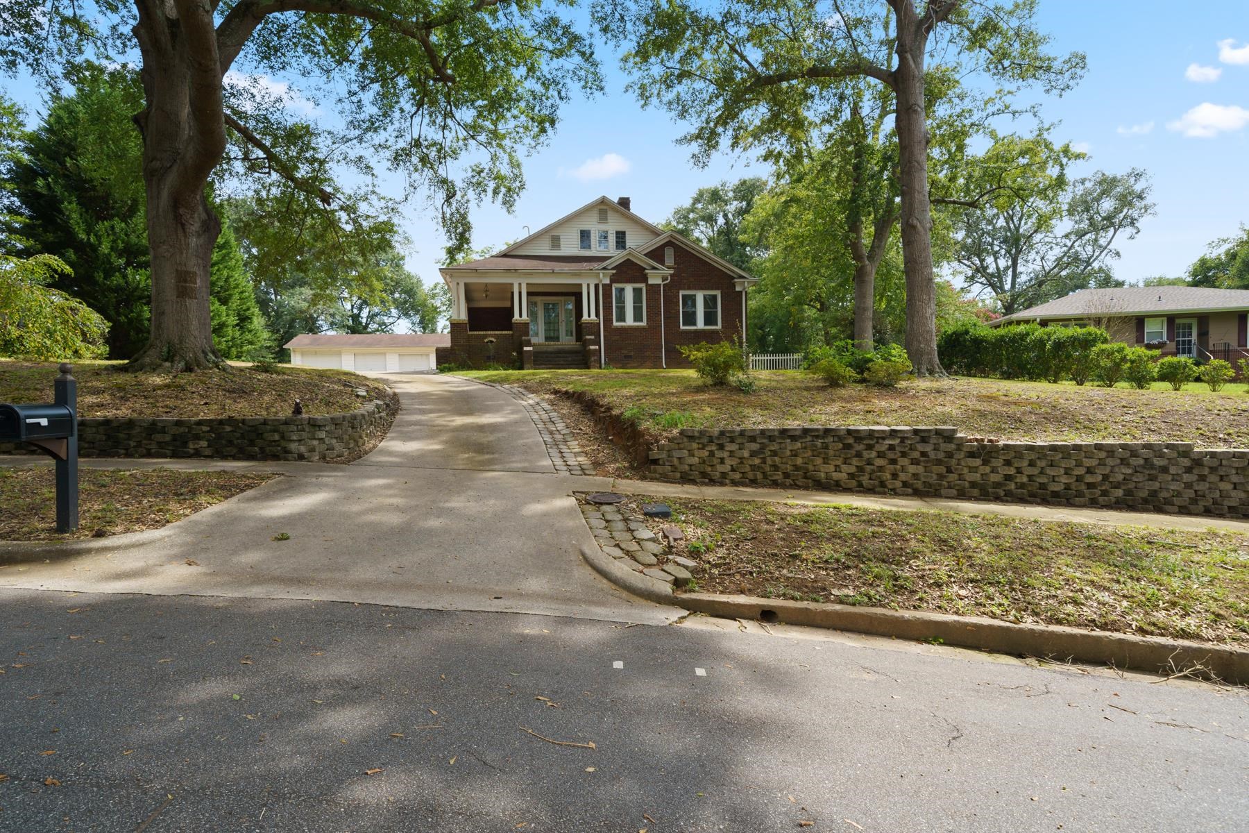 189 East Victoria Road Spartanburg, SC 29301 - Photo 2 of 36 189 E. Victoria Rd.
