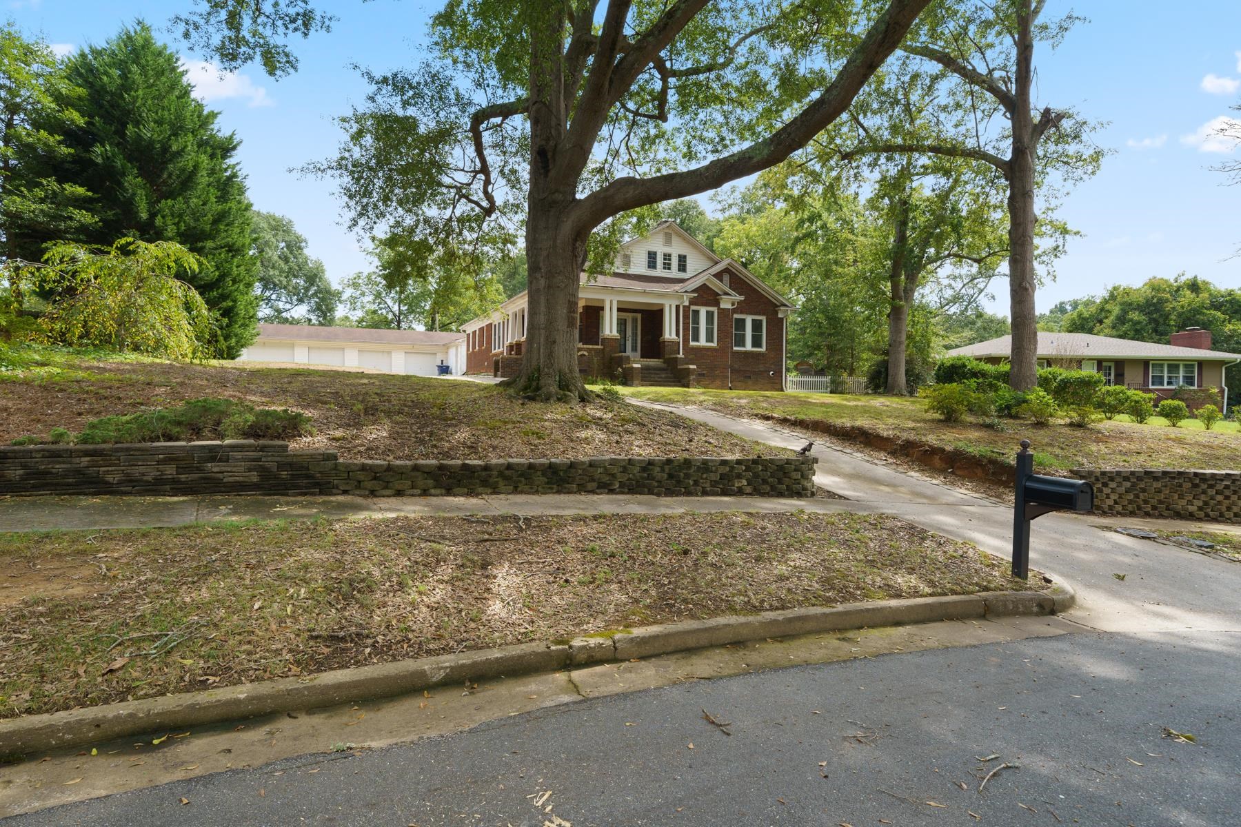 189 East Victoria Road Spartanburg, SC 29301 - Photo 3 of 36 Gallery Image 3