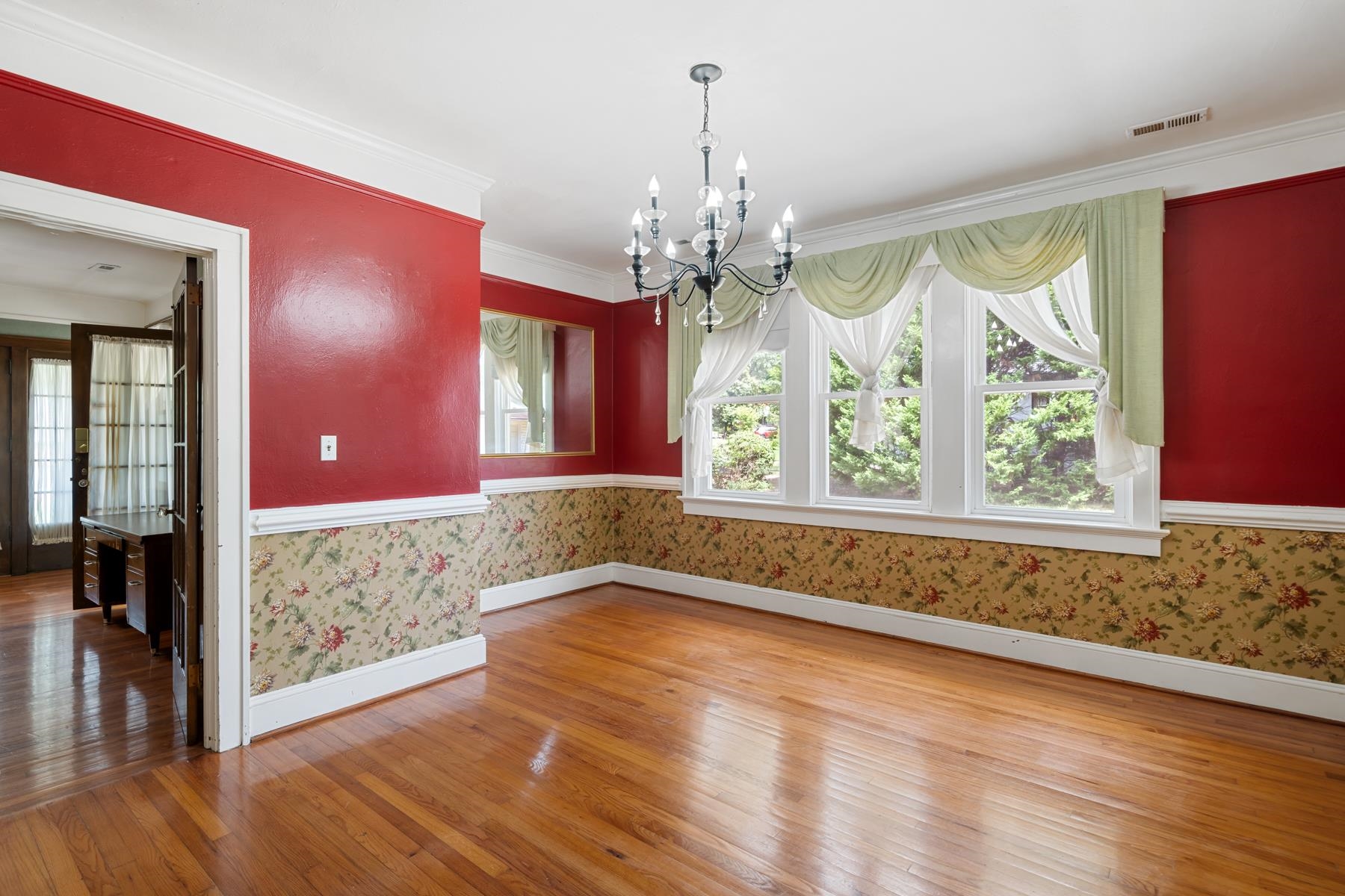 189 East Victoria Road Spartanburg, SC 29301 - Photo 10 of 36 Dining Room
