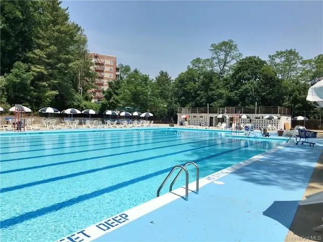 $1,600 | 2 Sadore Lane, Unit 6R, Yonkers, NY 10710