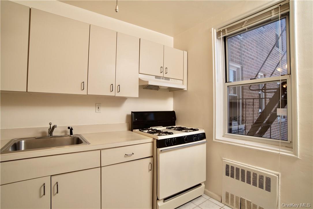 2 Sadore Lane, Unit 6R Yonkers, NY 10710 - Photo 3 of 12