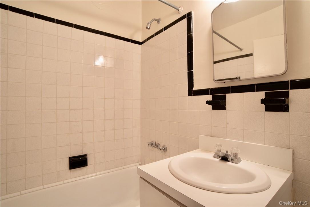 2 Sadore Lane, Unit 6R Yonkers, NY 10710 - Photo 5 of 12