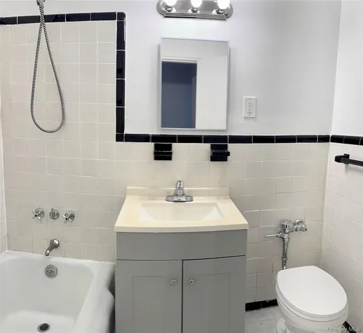 $1,600 | 2 Sadore Lane, Unit 6R, Yonkers, NY 10710