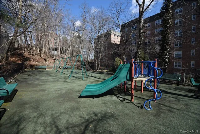 $1,600 | 2 Sadore Lane, Unit 6R, Yonkers, NY 10710