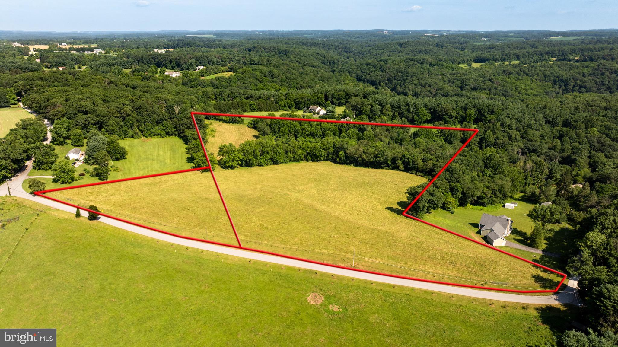 a view of a tennis court