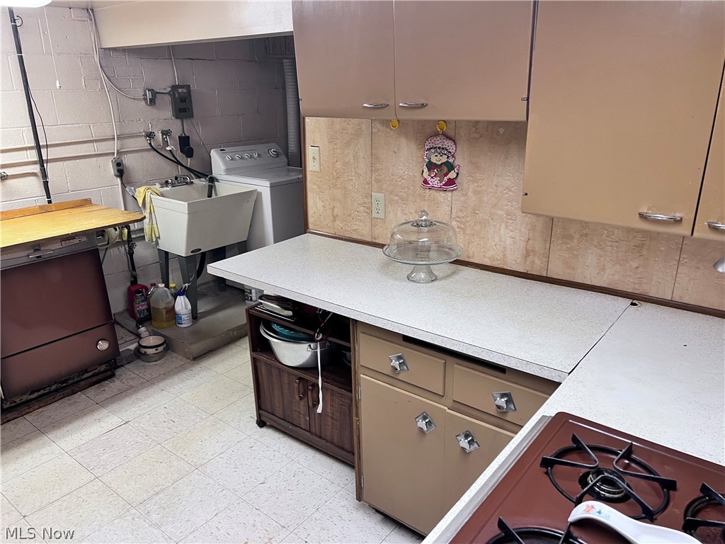 879 Lander Road Cleveland, OH 44143 - Photo 27 of 34