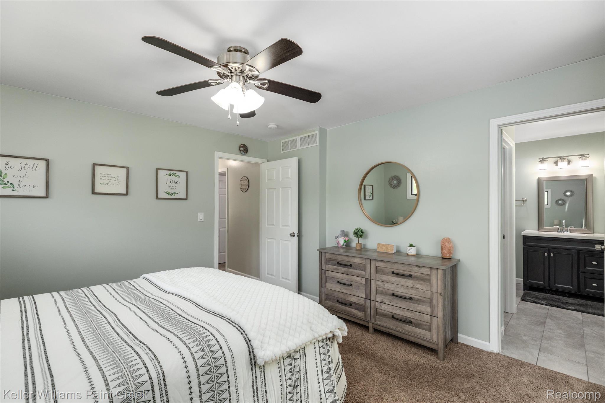 2041 Milverton Road Troy, MI 48083 - Photo 29 of 38 Bedroom