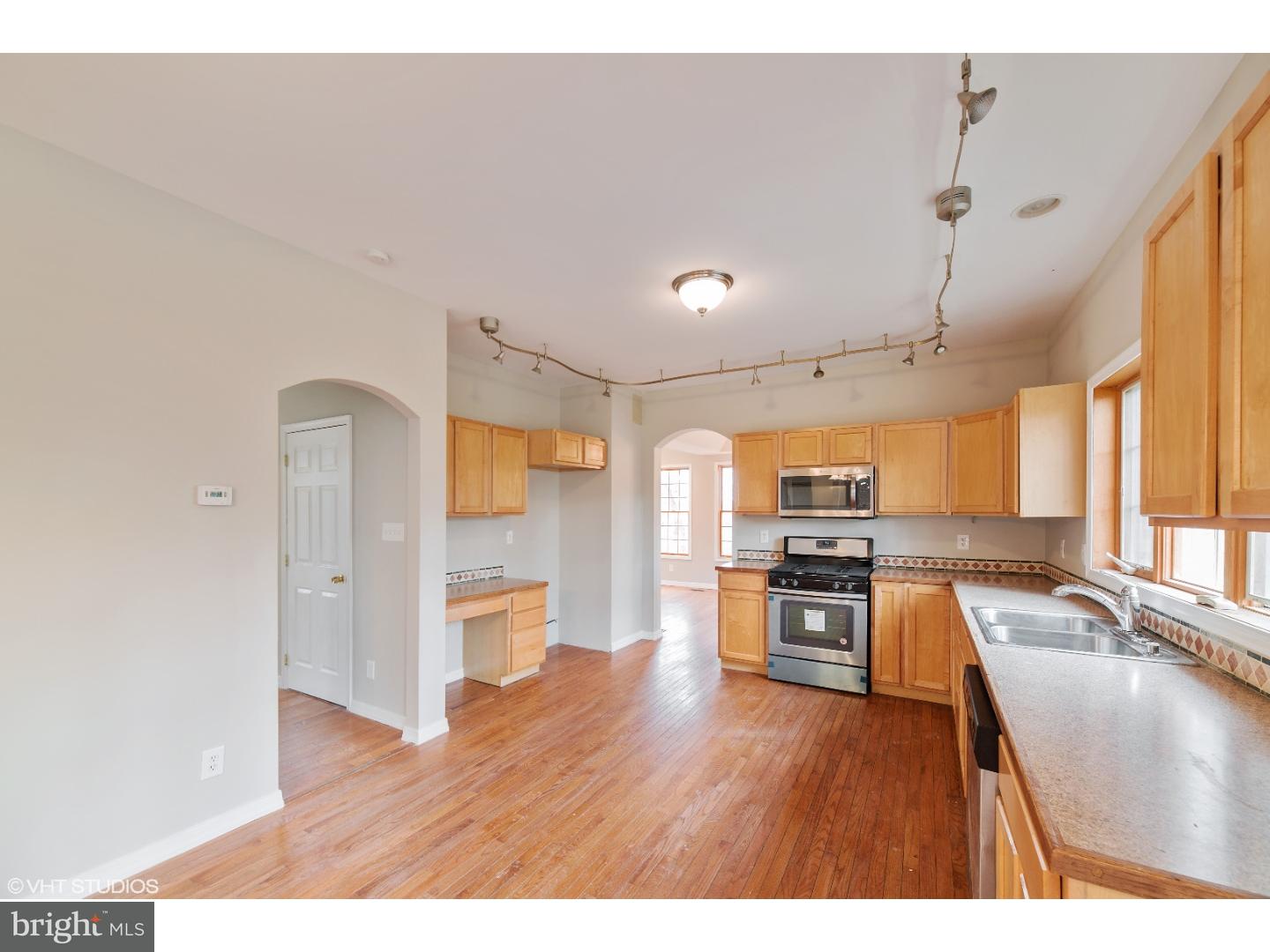 84 Clementon Road East Gibbsboro, NJ 08026 - Photo 7 of 24 Gallery Image 7