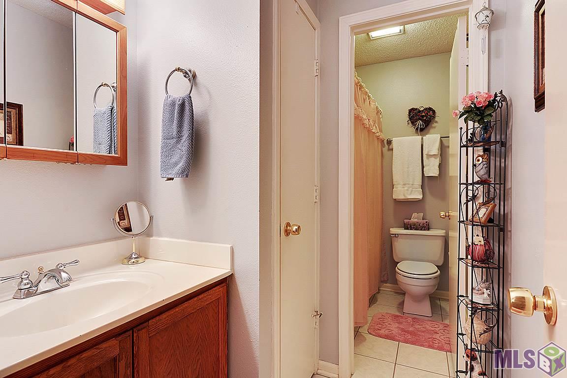2122 Birch Ridge Avenue Baton Rouge, LA 70816 - Photo 9 of 11