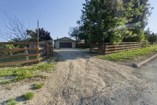 $1,385,000 | 375 Hitch Drive, Hollister, CA 95023