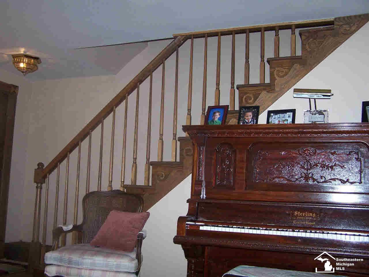 1816 Stewart Road Monroe, MI 48162 - Photo 19 of 24 living room