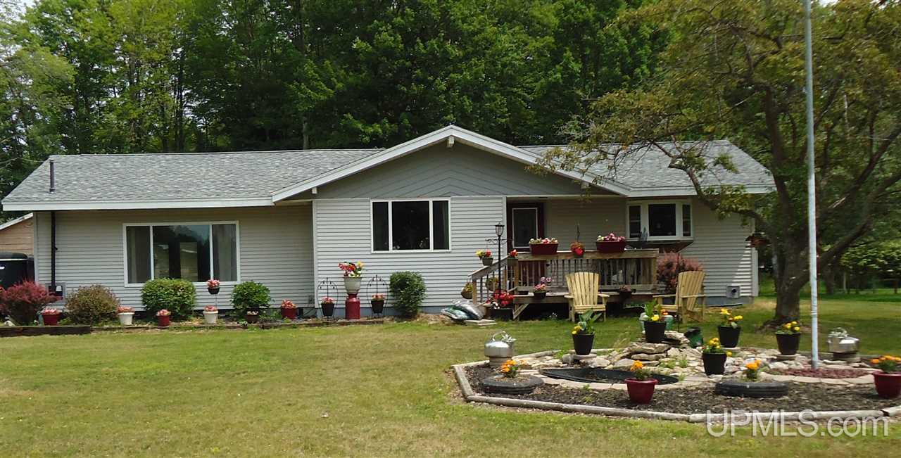 6762 N Road Escanaba, MI 49829 - Photo 2 of 25