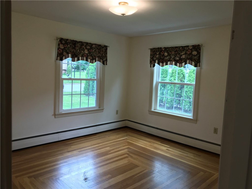 33 Red Gate Road Cumberland, RI 02864 - Photo 13 of 31