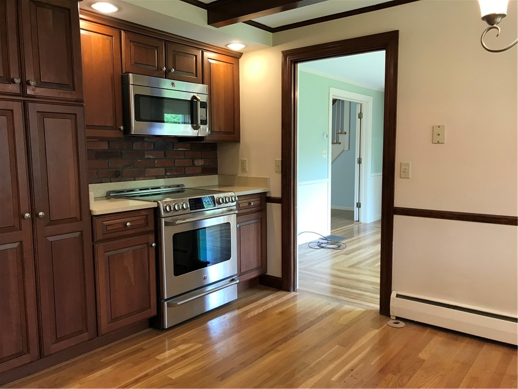 33 Red Gate Road Cumberland, RI 02864 - Photo 5 of 31