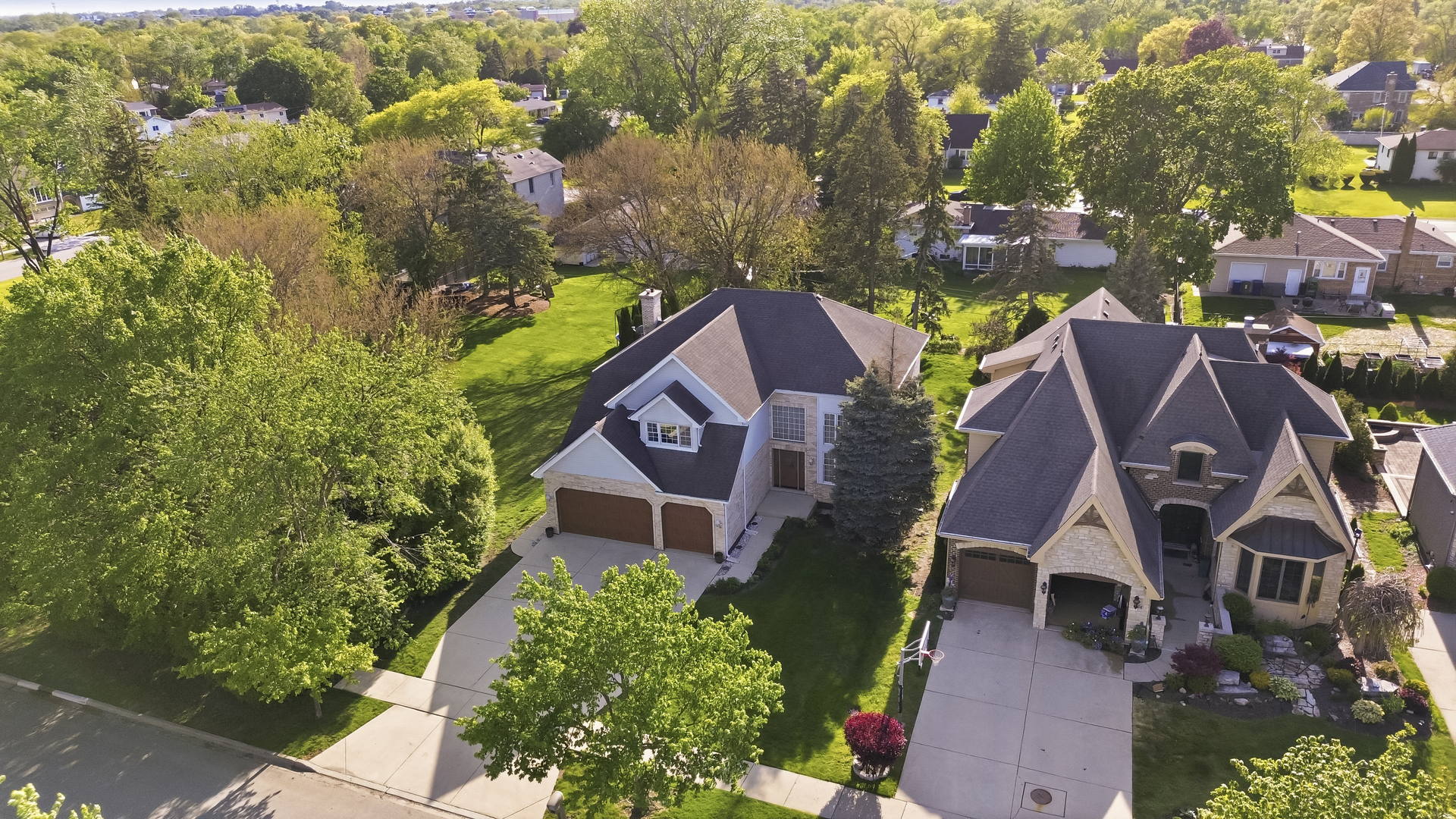 546 Fourth Avenue Addison, IL 60101 - Photo 3 of 39 an aerial view of residential houses with outdoor space