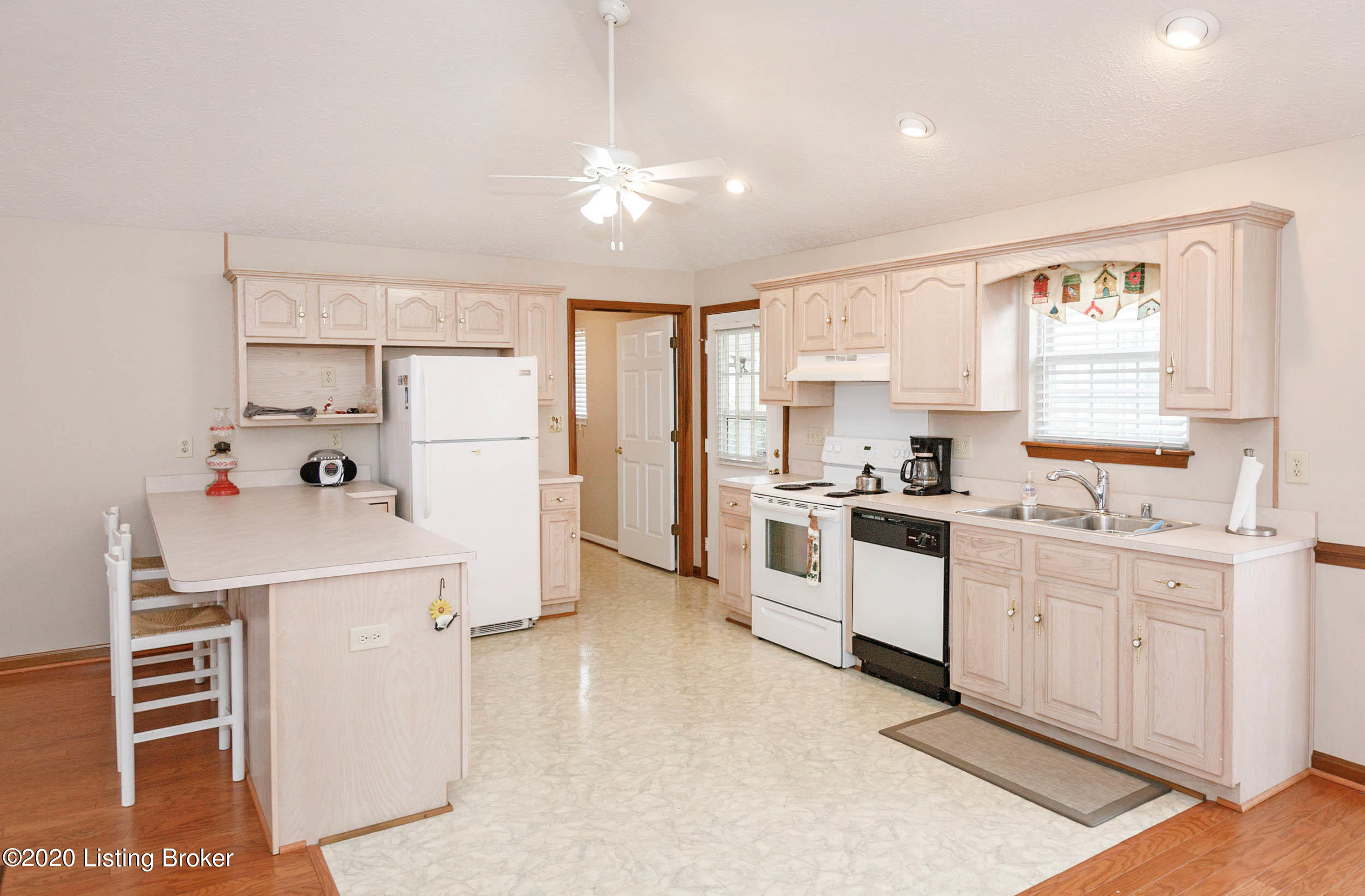 2974 Zoneton Road Shepherdsville, KY 40165 - Photo 13 of 45 0015