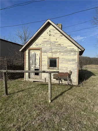 $350,000 | 9818 Southwest Ogle Road, Stewartsville, MO 64490