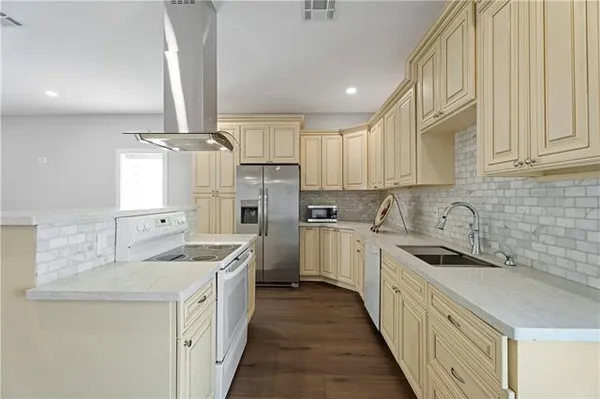 $2,200 | 1701 8th Street, Harvey, LA 70058