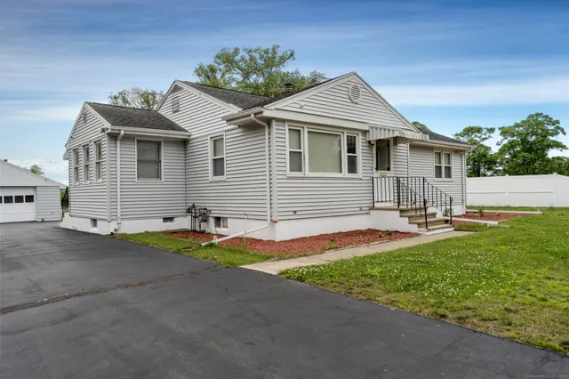 $600,000 | 34 River Street, East Haven, CT 06512