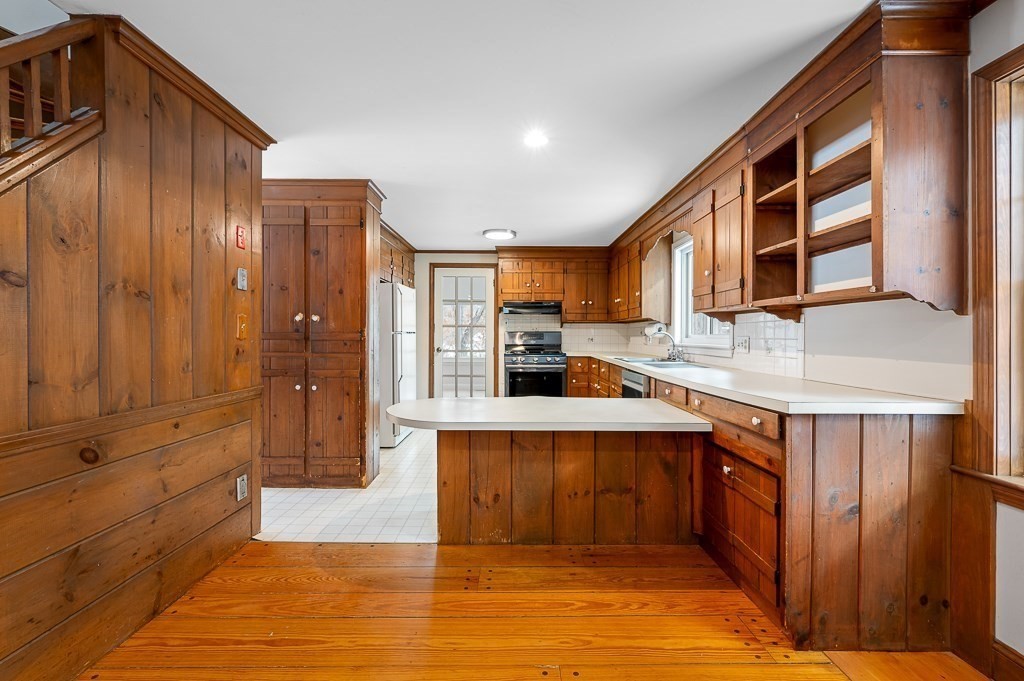 13 Old Village Road Acton, MA 01720 - Photo 7 of 33 Gallery Image 7