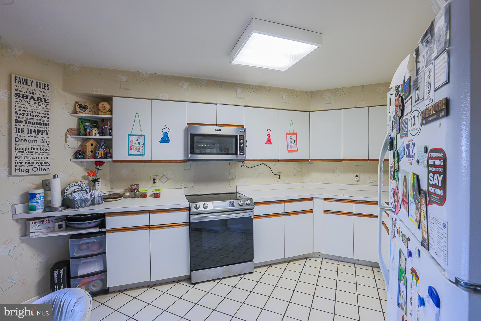 3041 Fallstaff Road, Unit 307D Baltimore, MD 21209 - Photo 13 of 30 Kitchen
