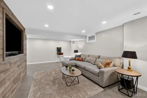 $465,000 | 347 Oak Park Village Drive, Wildwood, MO 63040