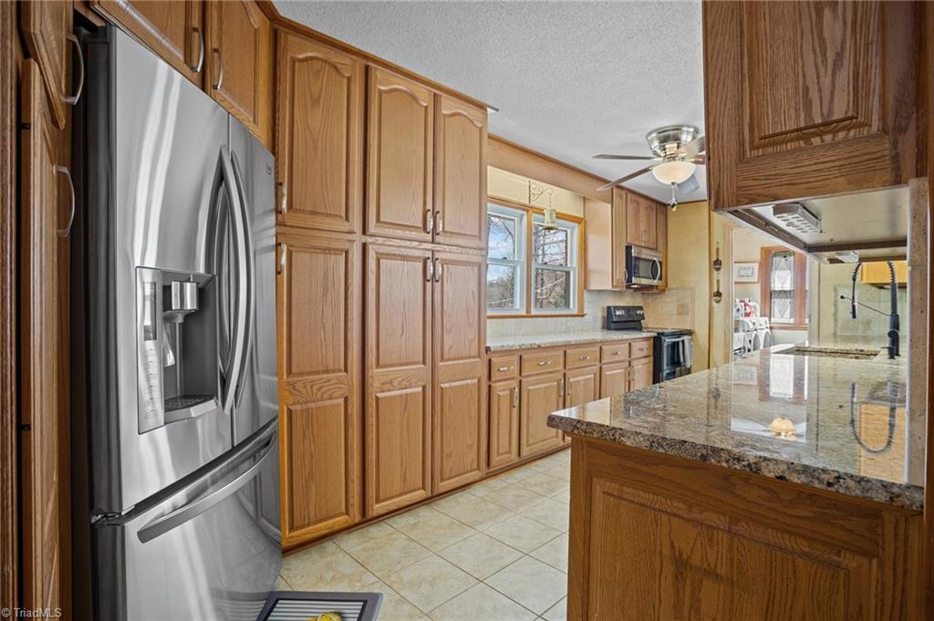5650 Edgar Road Archdale, NC 27263 - Photo 12 of 50 Kitchen