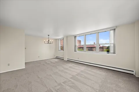 $275,000 | 1707 North Prospect Avenue, Unit 4A, Milwaukee, WI 53202