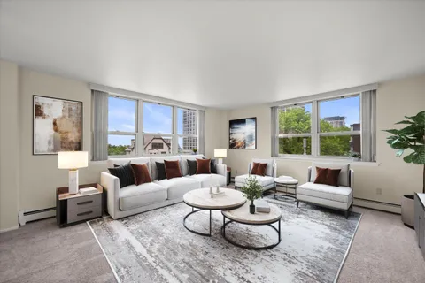 $275,000 | 1707 North Prospect Avenue, Unit 4A, Milwaukee, WI 53202