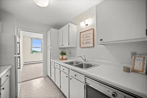 $275,000 | 1707 North Prospect Avenue, Unit 4A, Milwaukee, WI 53202