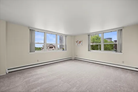 $275,000 | 1707 North Prospect Avenue, Unit 4A, Milwaukee, WI 53202