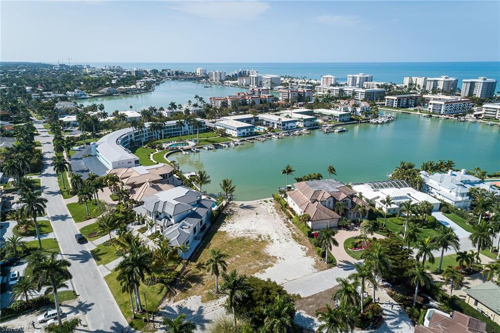 262 Bay Point Naples, FL 34103 - Photo 6 of 9 Gallery Image 6