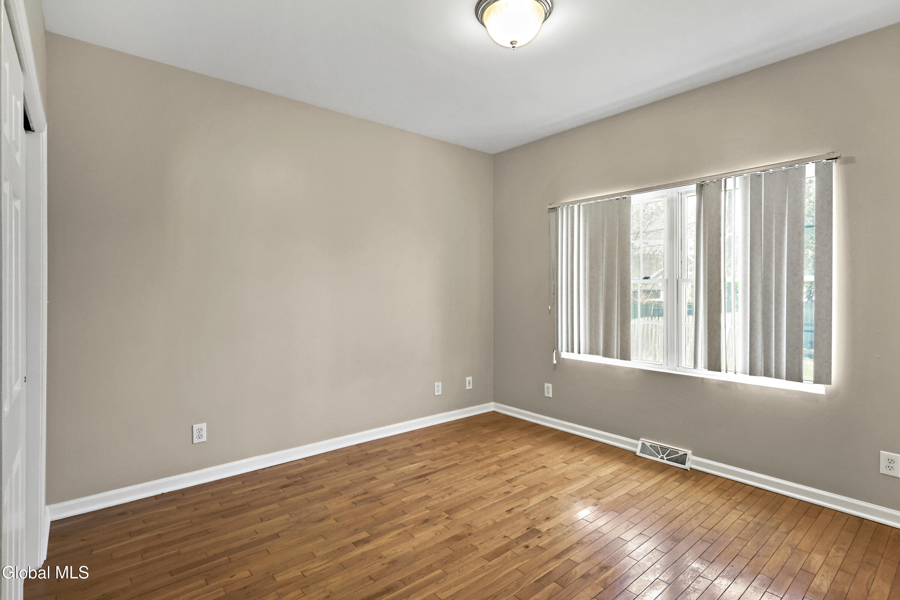 75 Edgecomb Street Albany, NY 12209 - Photo 13 of 17 11
