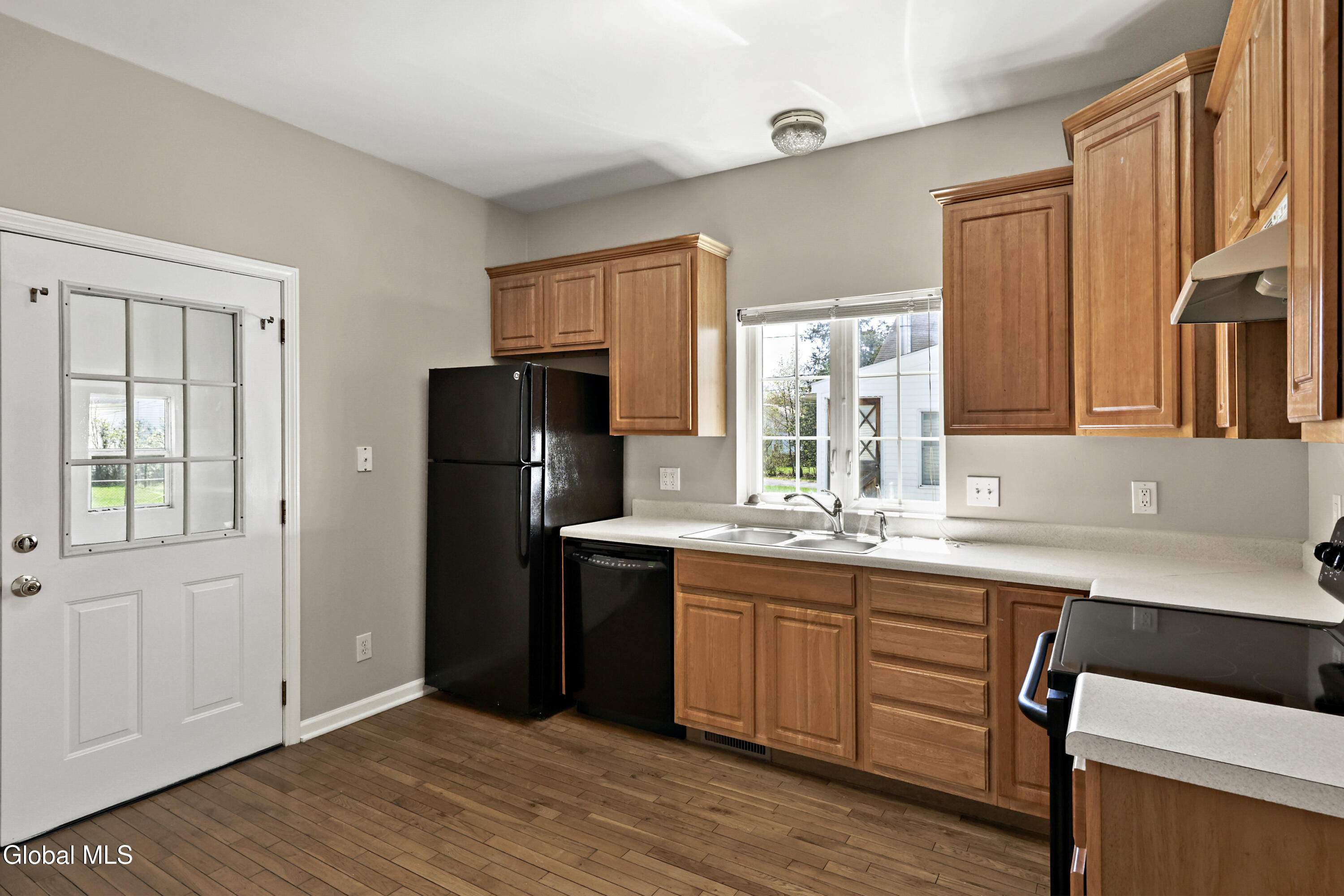 75 Edgecomb Street Albany, NY 12209 - Photo 4 of 17 6