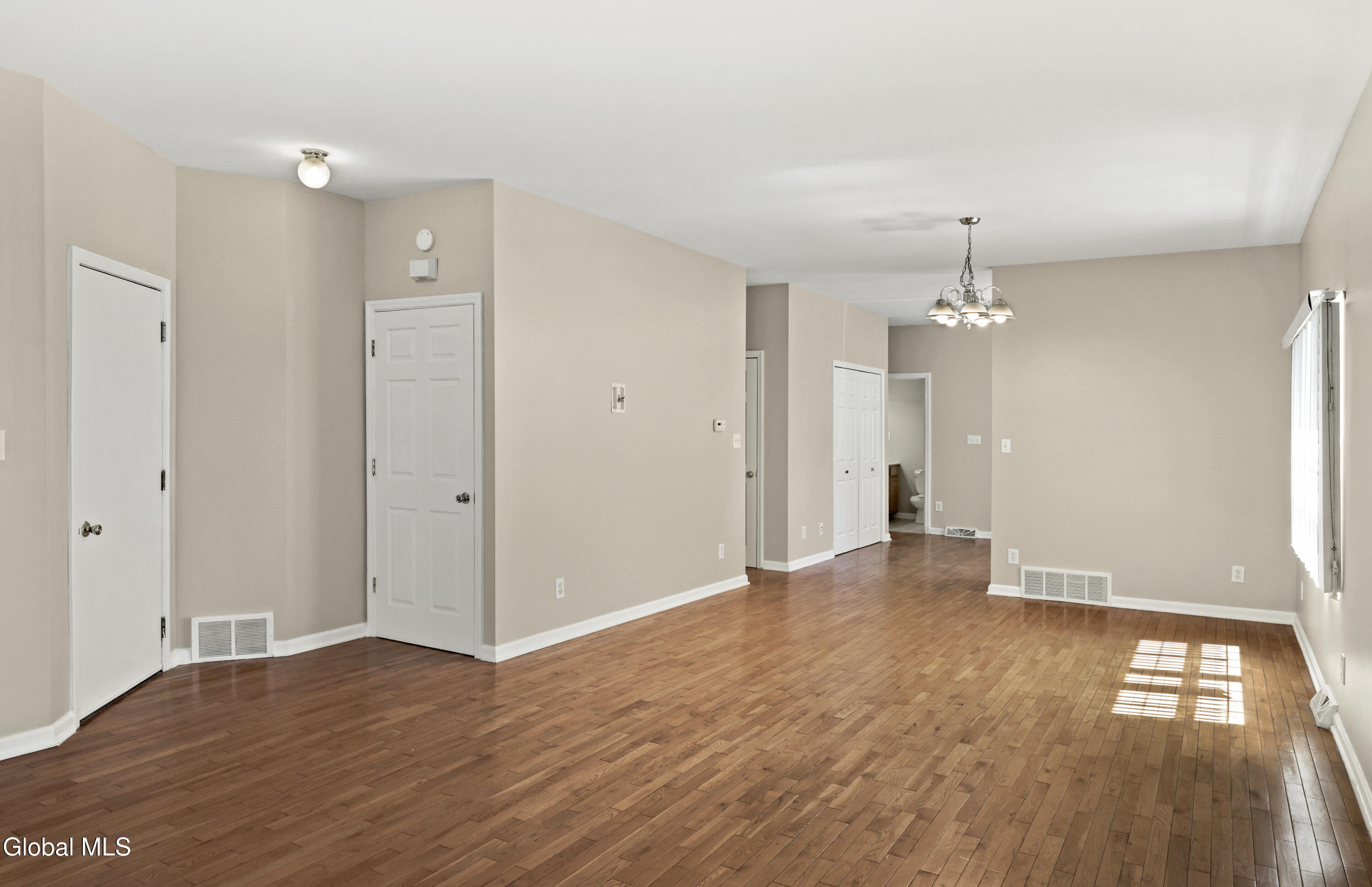 75 Edgecomb Street Albany, NY 12209 - Photo 5 of 17 5