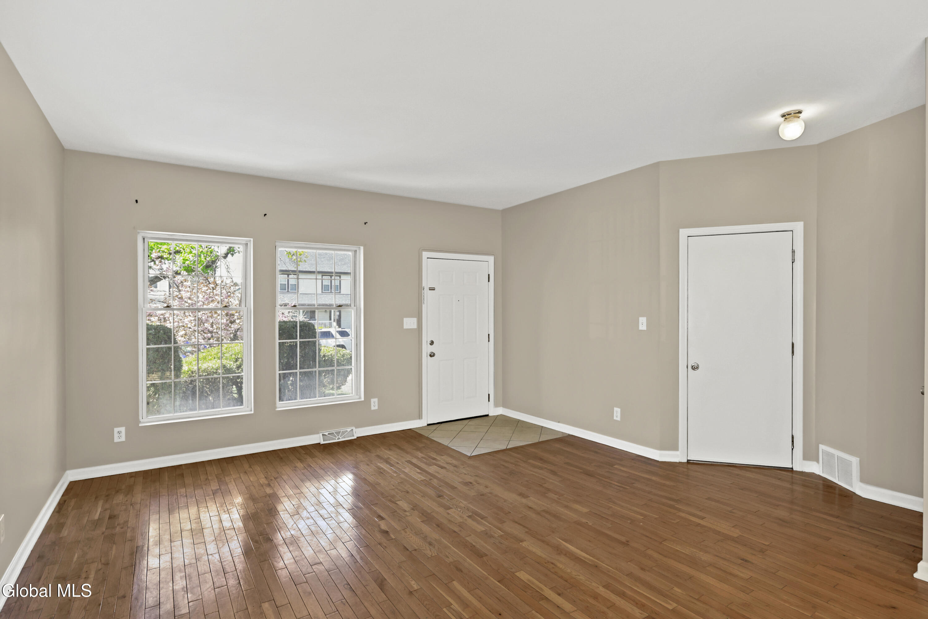 75 Edgecomb Street Albany, NY 12209 - Photo 6 of 17 4