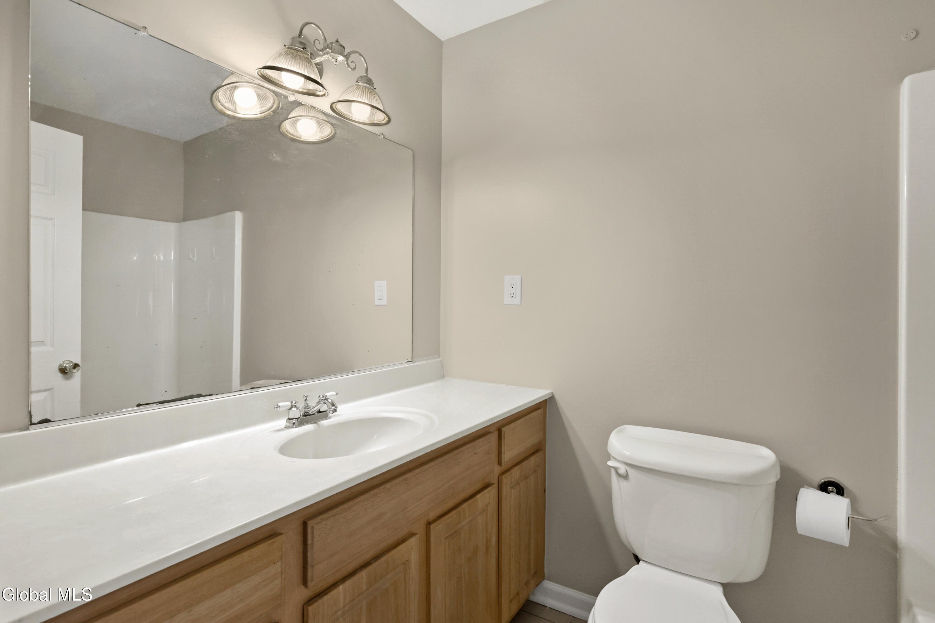 75 Edgecomb Street Albany, NY 12209 - Photo 7 of 17 10
