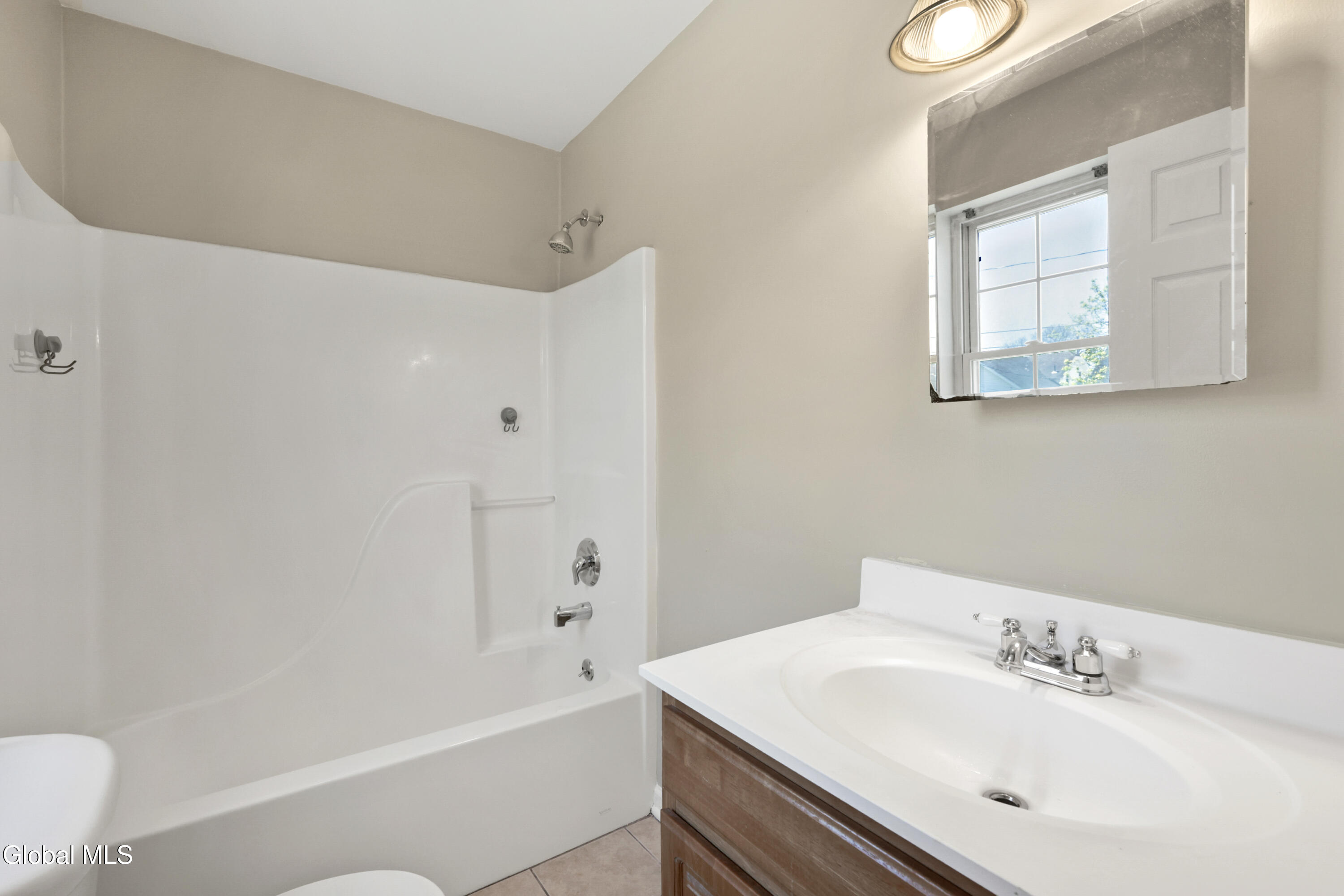 75 Edgecomb Street Albany, NY 12209 - Photo 8 of 17 13